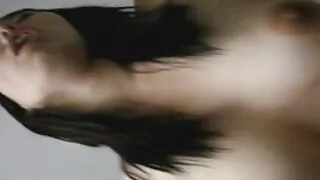 La vilaine salope Paris video amateur porno gratuit est doublement pénétrée dans une scène porno hardcore