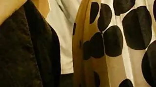 Un mec africain au sang chaud baise sa chienne blanche aux video sexe amteur longues jambes sur le côté