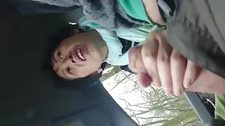 La méga-salope mince aux extrait film x amateur cheveux noirs suce la bite personnelle de son mec avec plaisir