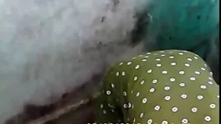 Sale fille asiatique effectue une masturbation vidéo amateur sexe français torride devant la caméra