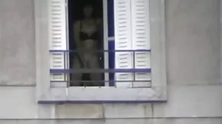 une benne à ordures noire incroyablement laide doigte sa chatte noire méchante devant la caméra extrait video de sexe amateur