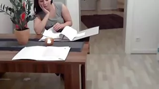 la rousse sale aux gros seins fait une pipe incroyable à son homme hurlé video sexe mateur