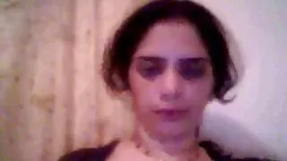La saleté brune sexy souffle ardemment la longue saucisse du site sexe amateur gratuit personnel