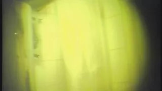 Petite film porno gratuit amateur cutie brune fait une pipe géniale avant de se faire baiser par derrière