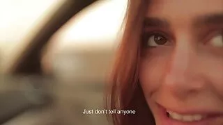 Une brune mince et coquine video amatzur devient folle de jouer en solo humide