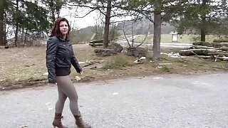 Le videoxamateur soleil vorace se fait défoncer en levrette puis fait une pipe en gorge profonde