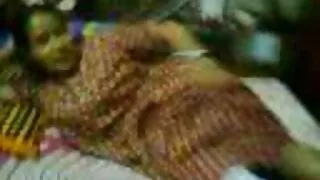 Petite salope aux gros seins avale une bite dure avant d'avoir des video amateur sexe gratuit relations sexuelles dans une pose de levrette torride