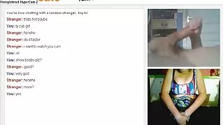 Jolie fille film porno gratuit amateur au corps mince Emily Willis se déshabille et se lubrifie