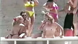 Des salopes sales partagent une video sexe amateur francaise grosse bite dans un trio fétiche FFM