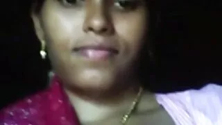 de grands clochards aux cheveux noirs en bas sexy ont envahi le pénis du personnel d'un videoamateurx mec