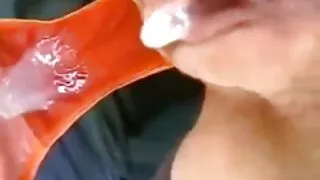Putain de filles brunes chaudes se vidéo amateur streaming font baiser par des mecs excités dans le jardin