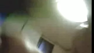 la méga-salope aux vidéos amateurs pornos cheveux bruns brûlants se fait attaquer par derrière