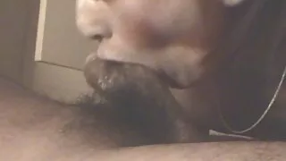 Une blonde huilée se fait pilonner la chatte en position de video sexe amateur levrette