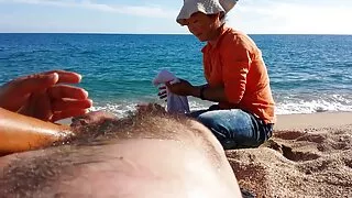 Brune avide de sexe Ayline Brown est amoureuse du gars musclé extrait vidéo amateur de la piscine