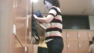 Salope japonaise avide de sexe en lingerie blanche se amateurs video sexe masturbe avec passion