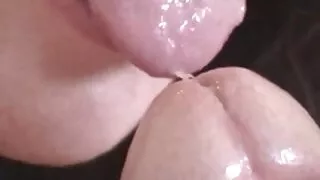 Une video sex amateur gratuite prostituée aux cheveux noirs potelée a un sexe oral génial avec son monstre brutal dans le chapeau
