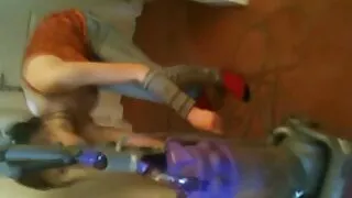 Une fille sportive aux cheveux blonds avec des tétons percés site x amateur francais se fait baiser dans une pose latérale